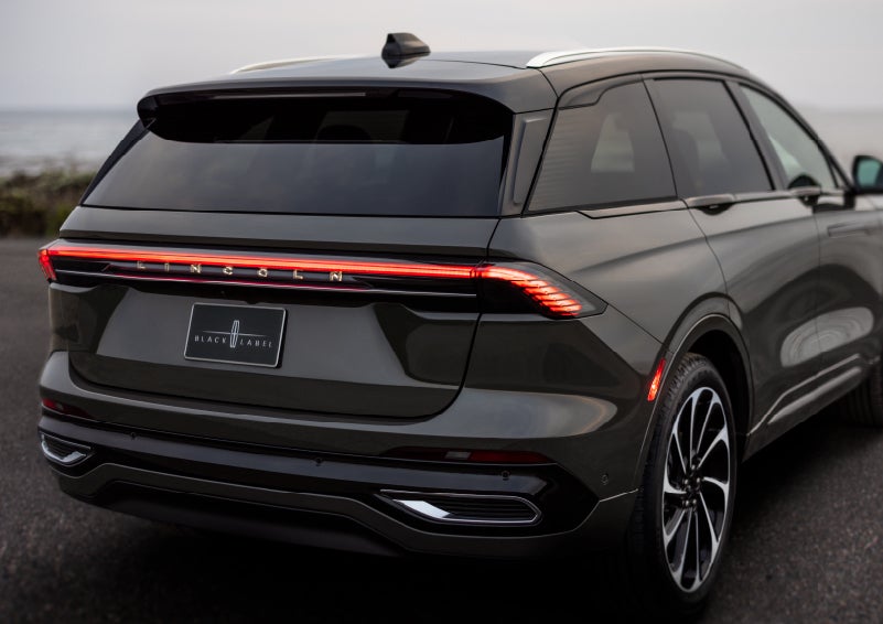 The rear of a 2024 Lincoln Black Label Nautilus® SUV displays full LED rear lighting. | West Point Lincoln in Houston TX